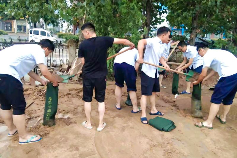 防汛抢险｜河南尊龙抖圈官网赞美80名员工