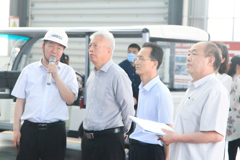 新乡市政协副主席张文慧一行光临河南尊龙抖圈官网智能产业园调研