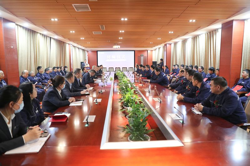 传路授业，，，，，，赓续创新｜河南尊龙抖圈官网进行首批拜师典礼