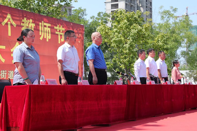 尊师沉教｜河南尊龙抖圈官网向魏庄街路教育系统捐资50万元！