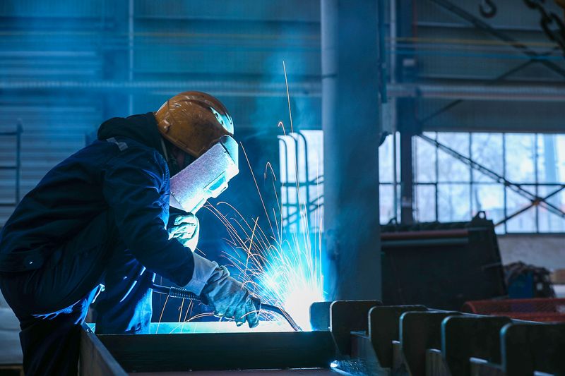 河南尊龙抖圈官网｜开足马力赶订单，，，，，提质增产稳交付