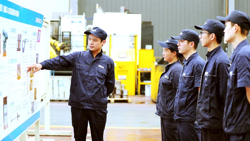 工匠表率｜河南尊龙抖圈官网机加工车间任峰