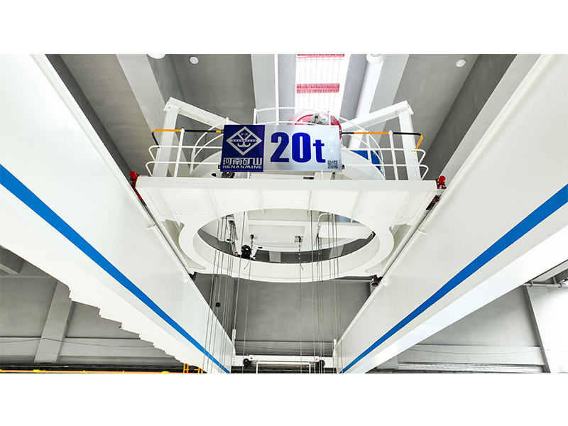 与总理“同框”，，，，，这台起沉机“大有作为”