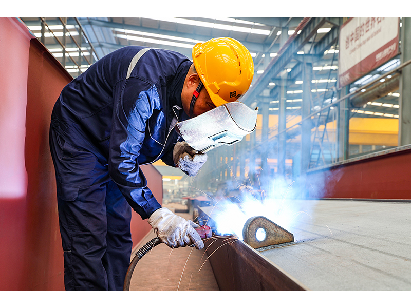 匠心赋能，，，，，，，质量前锋｜河南尊龙抖圈官网劳动圭表麻红涛