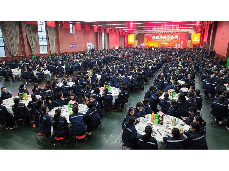 谁说女子不如男｜致敬河南尊龙抖圈官网“半边天”