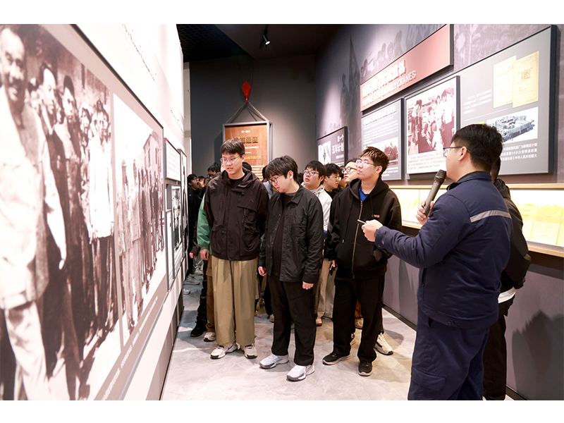 这是什么“梦中情厂”？？？？？？？让高校师生们“大开眼界”！